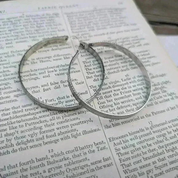 Vintage silvertone hoop earrings - Picture 1 of 5